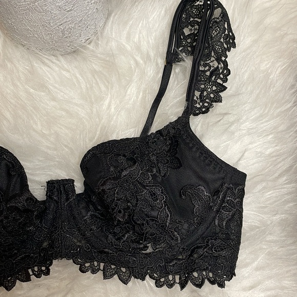 Victoria's Secret Designer Collection Very Sexy Lined Demi Bra - Picture 2 of 9